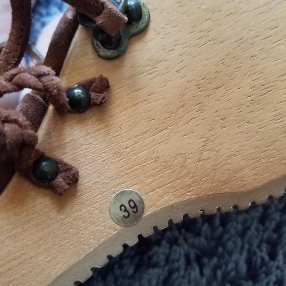 Dolce & Gabbana Brown Ankle Strap Sandals - Picture 8 of 9